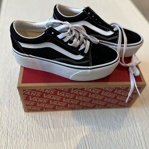 NWT Vans Women's Old Skool Stackfotm Platform Sneaker
